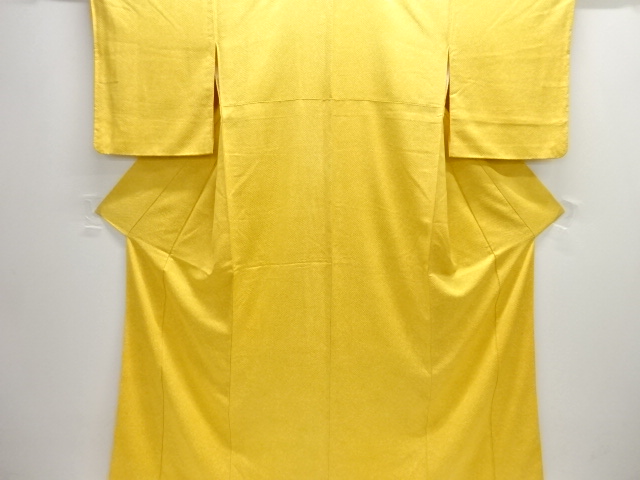 疋田模様織り出し暈し一つ紋色無地着物